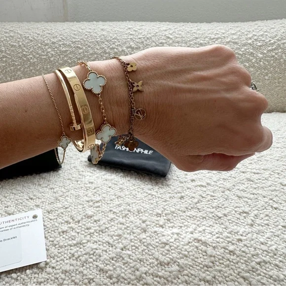 Louis Vuitton Monogram Charm Blooming Supple Bracelet | Gold - Picture 8 of 13